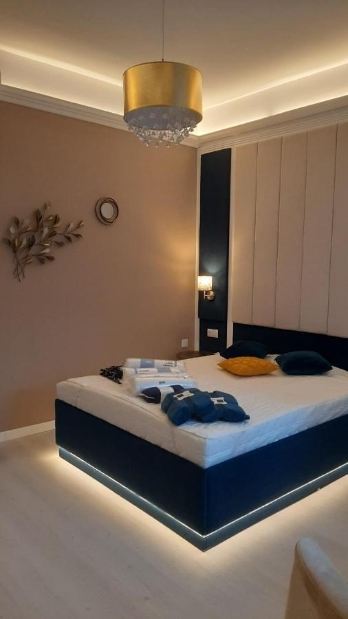 Glamour Apartman Gyula Exterior photo