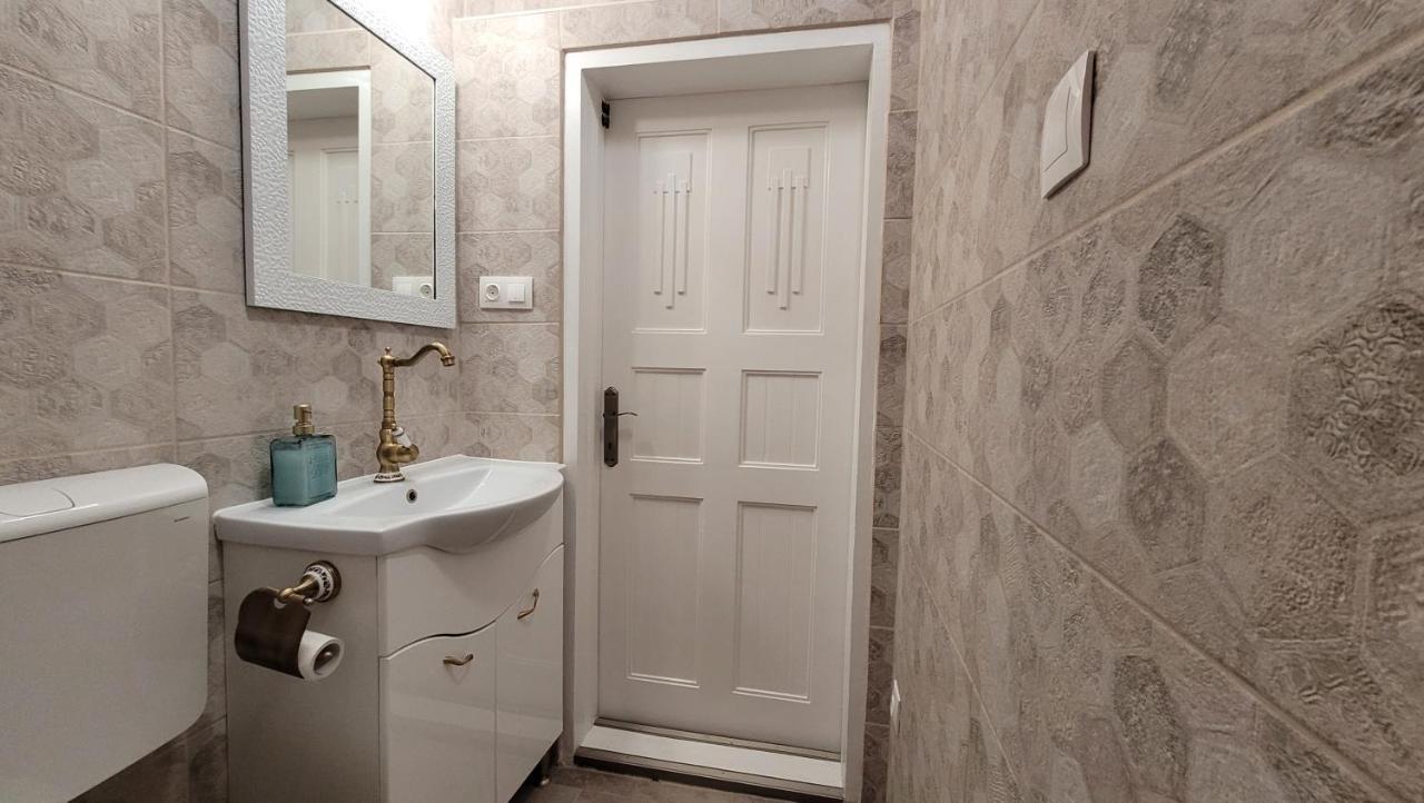 Glamour Apartman Gyula Exterior photo