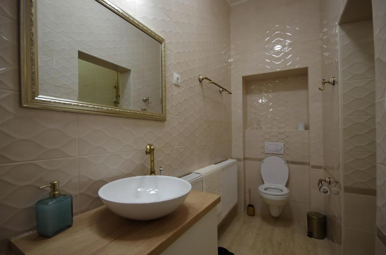 Glamour Apartman Gyula Exterior photo