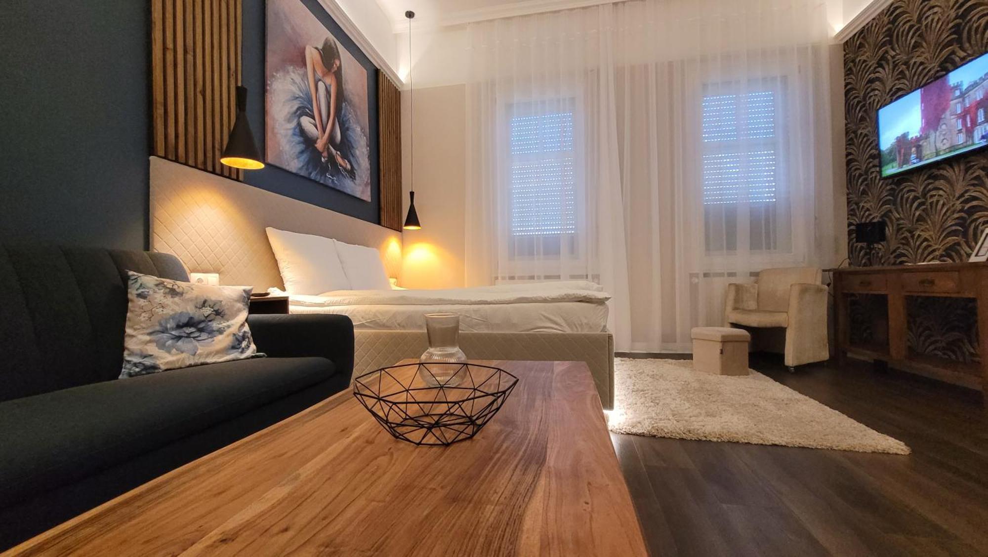 Glamour Apartman Gyula Exterior photo
