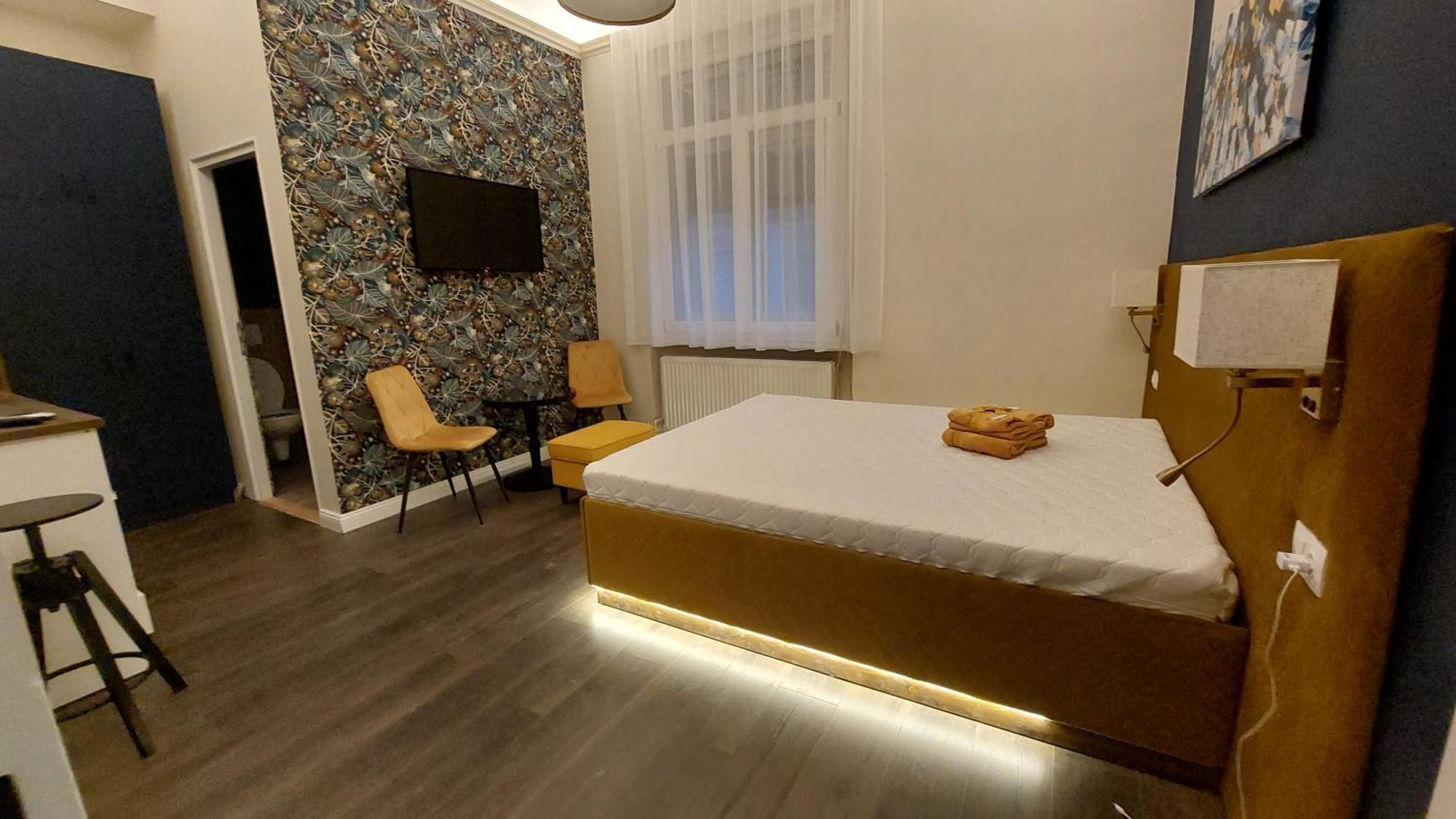 Glamour Apartman Gyula Exterior photo